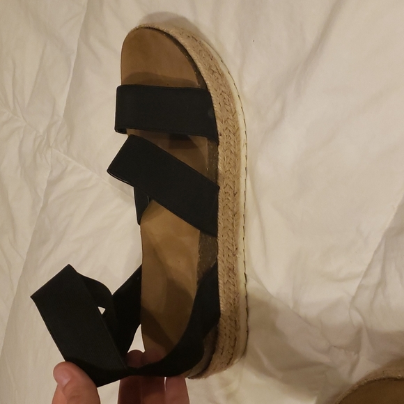 Time and Tru Shoes - Time and Tru Flat Ankle Sandald